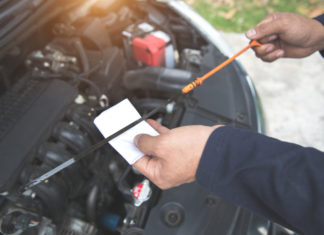 Ako správne kontrolovať hladinu motorového oleja